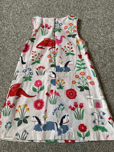 Mini abito Boden bambina multicolore cavalieri/corda drago pinafore 7 - 8 anni - Foto 8 di 8