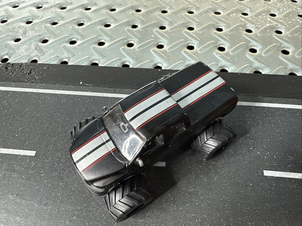 De colección 1984 '81 Bear Foot Road Champs Rojo 4X4 GMC Pickup + Juego de Camioneta Dodge Foto 4 de 4