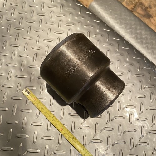 Proto Los Angeles 5794, 2-15/16” 12 Pt Socket Vintage W/Breaker Bar Holes - Picture 3 of 10