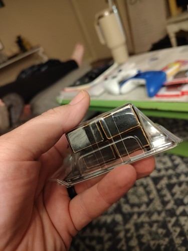 Duracell MN1604B4 Coppertop 9V Alkaline Battery - 4 Count Exp 2028 - Picture 4 of 6