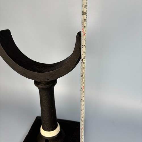ANTIQUE INDUSTRIAL CAST IRON STAND - GREAT FOR DISPLAY, HATS ETC - Picture 10 of 14
