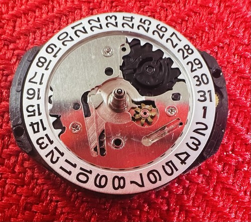 NOS Seiko 3Y03A Quartz Watch Movement Japan Kanji English Date Wheel 3yo3 A