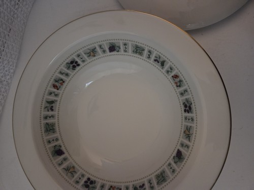 Vtg Royal Doulton Tapestry Round Covered Vegetable Bowl Fruit & Flowers TC1024 - Picture 8 of 17