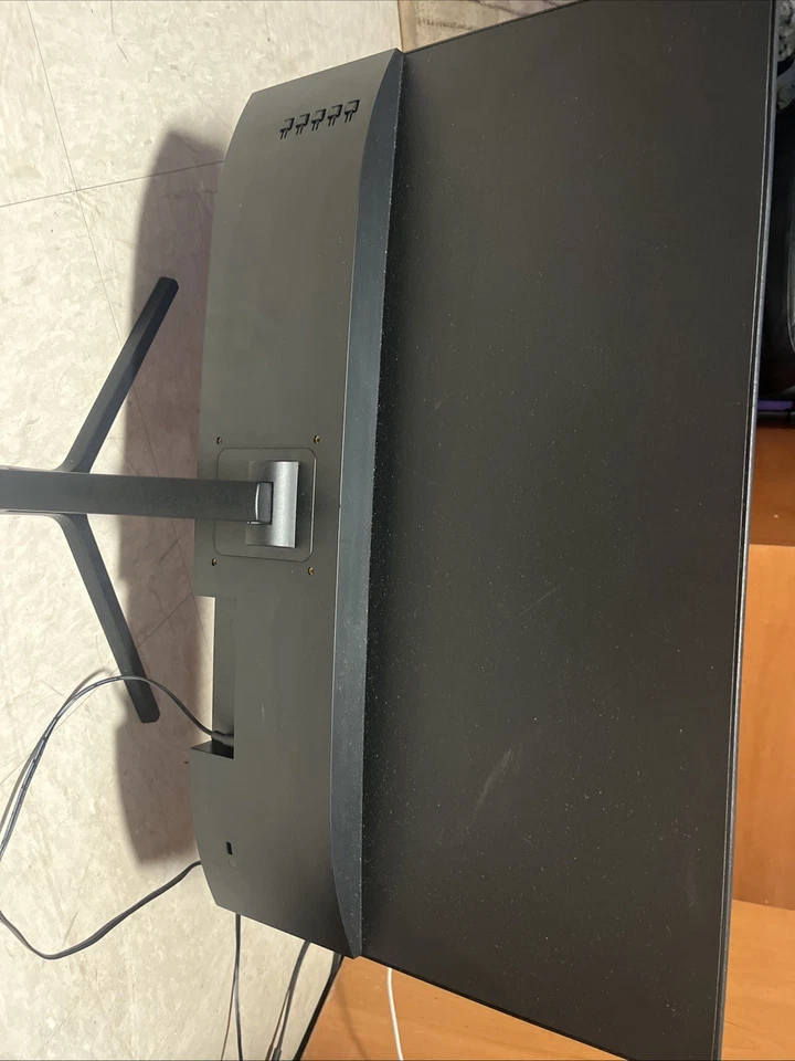 CRUA 24" Curved Gaming Monitor FHD(1920×1080P) 100HZ, 99% sRGB Color Gamut - Image 3 of 4