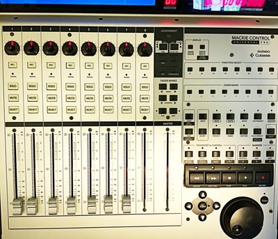 MCU Mackie Control Universal Pro DAW MIDI Control Surface | eBay