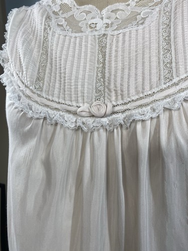 Vintage Nightgown SIZE SMALL sleeveless gown lace pin tuck BARBIZON 80s 90s - Picture 3 of 13