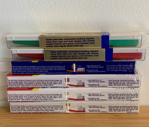 Vintage Toothbrushes Aim and Pepsodent Plus LOT OF 6 New Sealed Hard Cases - Picture 4 of 6