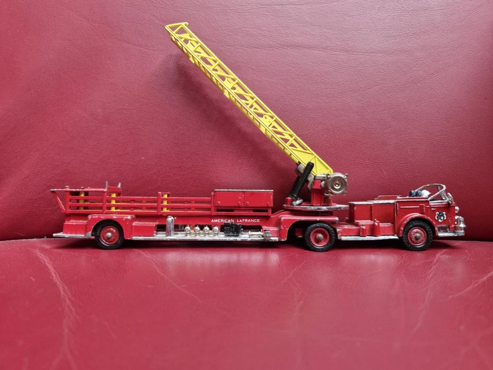 Corgi Toys C1143 American LaFrance Aerial Ladder Truck die cast incomplete with - Bild 4 von 4