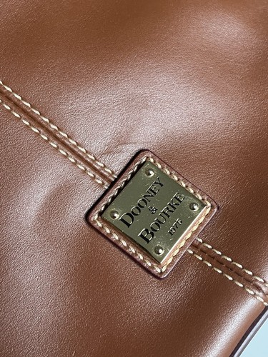 Dooney and Bourke Umhängetasche "Trixie" - braun mit rotem Futterđ¤ - Bild 5 von 8