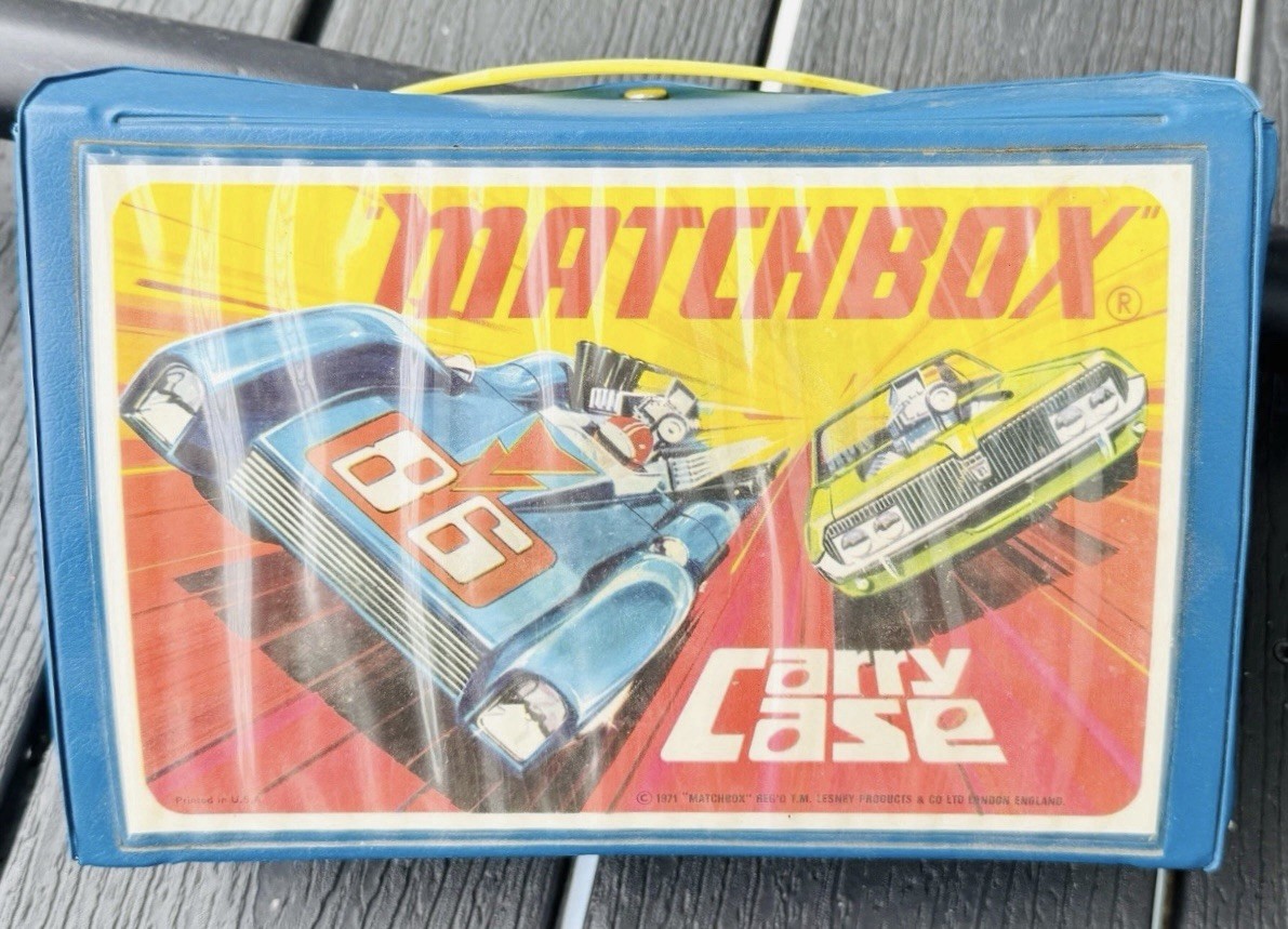 Vintage 1971 Matchbox 24 Car Carrying Case Blue w Diecast