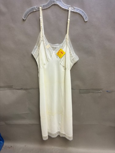 Neu mit Etikett Neu aus altem Lagerbestand Paket mit 3 Vintage-Dessous-Kleidern volle Slips Lorraine Corette IST-ZUSTAND - Bild 4 von 7