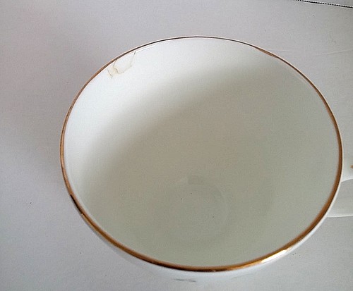 DUQUESA PORCELANA DE HUESO FINO BLANCO ROSA ROSA FLOR TAZA DE TÉ BORDE DORADO ACENTO - Imagen 3 de 4