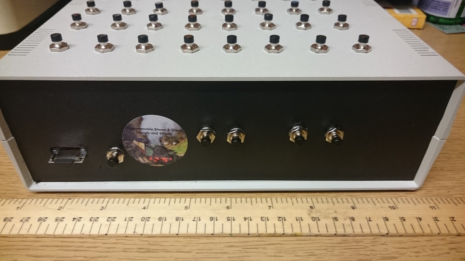 MODEL RAILWAY STEAM & DIESEL TRAINS 32 GENUINE SOUNDS WITH A 2X50 WATT AMPLIFIER MODEL RAILWAY STEAM & DIESEL TRAINS 32 GENUINE SOUNDS WITH A 2X50 WATT AMPLIFIER