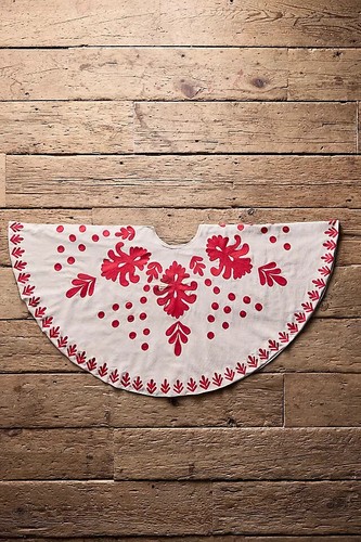 Anthropologie Hand-Embroidered Leafy Tree Skirt Fleur de Lis Christmas Red NEW - Picture 2 of 3