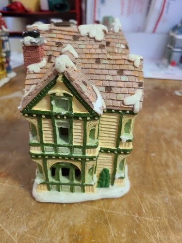 California Creations "SE186 Tiffany House" Painted Building - Picture 4 of 6