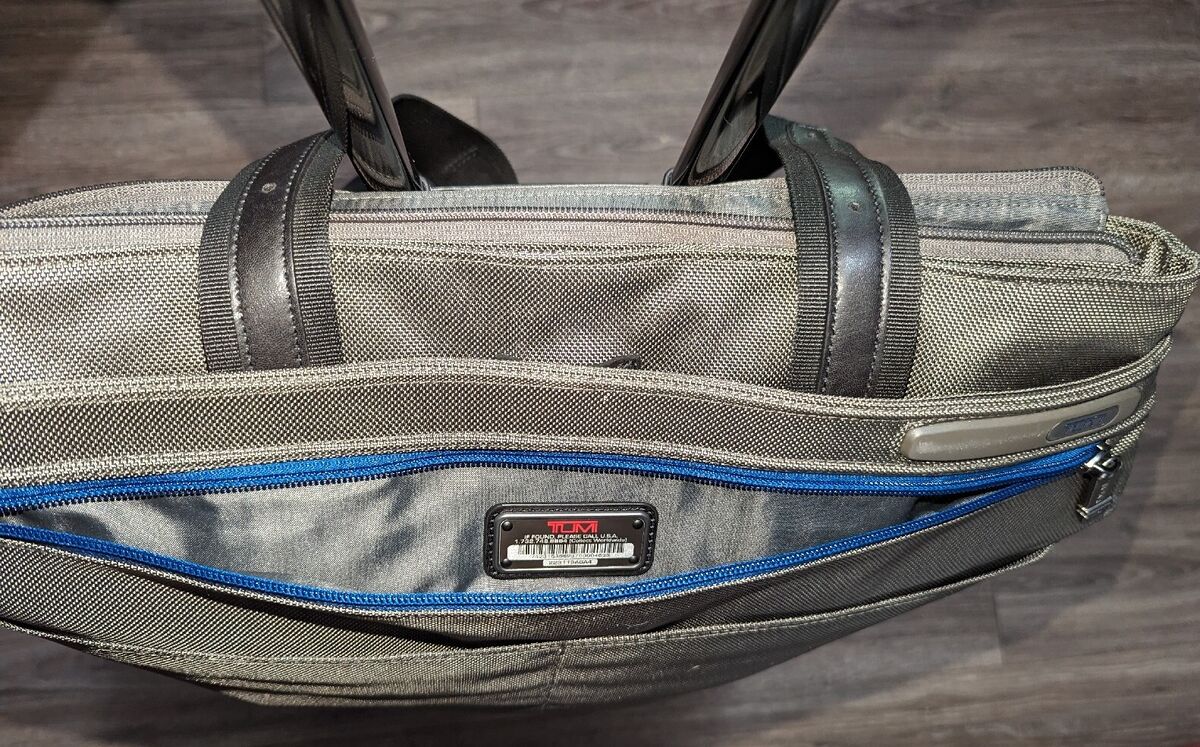 Tumi sales trolley sleeve