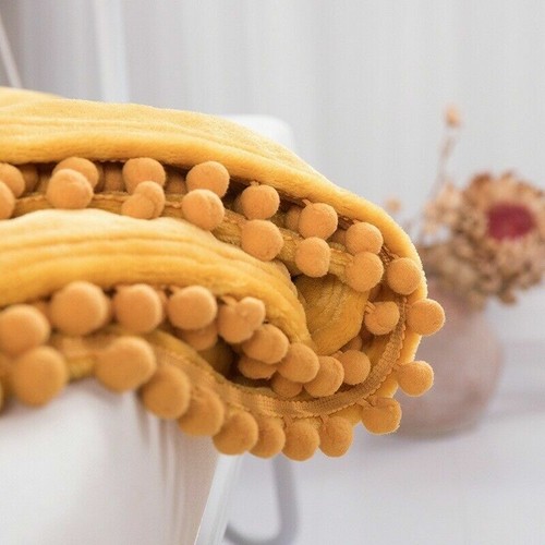 Fleece Throw Blanket with Pom Pom Fringe Super Soft Lightweight for Bed Couch - Bild 6 von 21