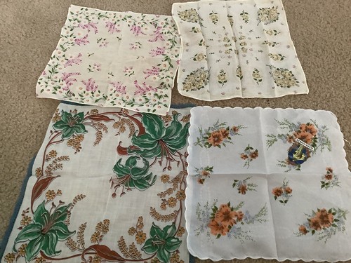 Vintage Hankies Lot of 4 Womens Hankerchiefs Different Patterns - Picture 2 of 6