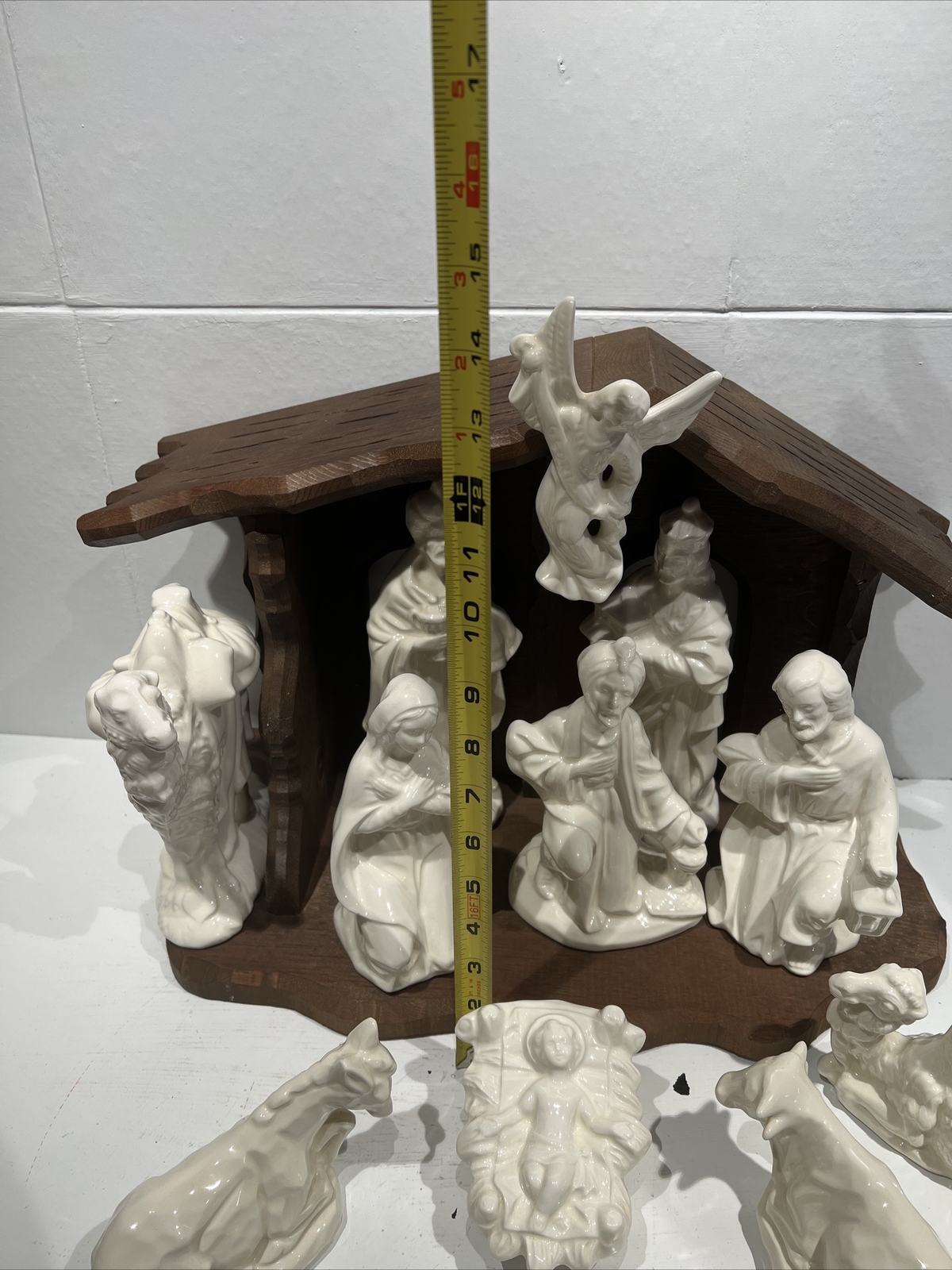 Lot Of 14 vintage wood hand made nativity manager with a 13 Piece porcelain set