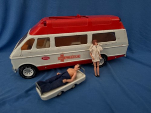 1976-77 TONKA Ambulance Emergency Van w/People - Vintage Pressed Steel Toy Truck - Picture 17 of 24