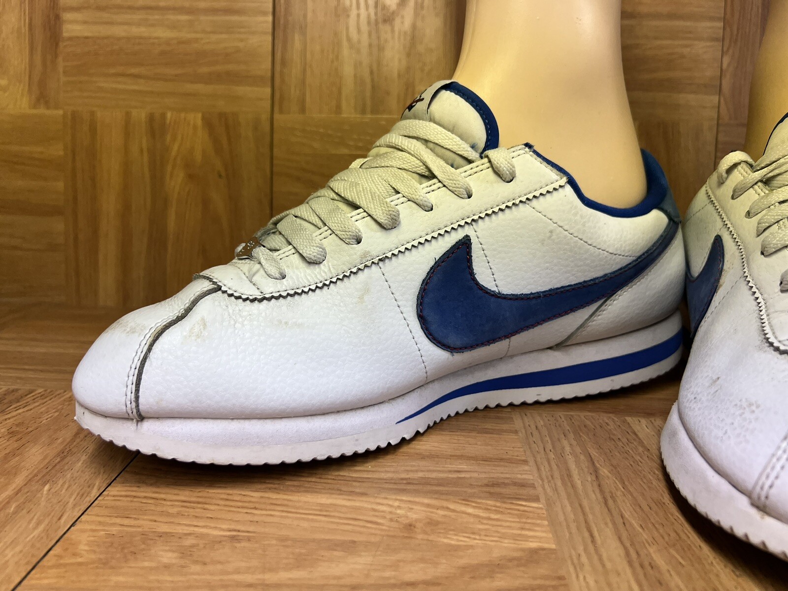 RARE🔥 Sz 11 - Nike Cortez Basic Leather L.A Los … - image 5