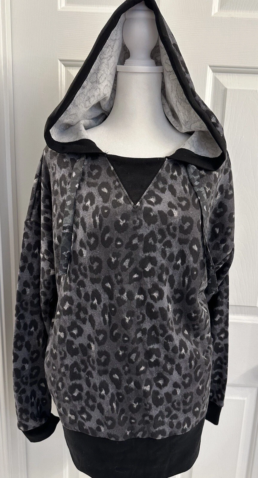 UNDERCOVER Victoria Secret Felpa Sportiva con Cappuccio Leopardata Con Cappuccio Da Donna Taglia M