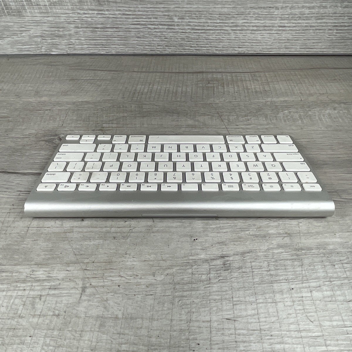 Apple A1314 Wireless Keyboard - Silver Aluminum - Bluetooth | eBay