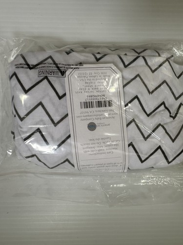 Black ZigZag Playard Sheet by American Baby Co. – 100% Cotton Knit – Snug Fit - Picture 3 of 3