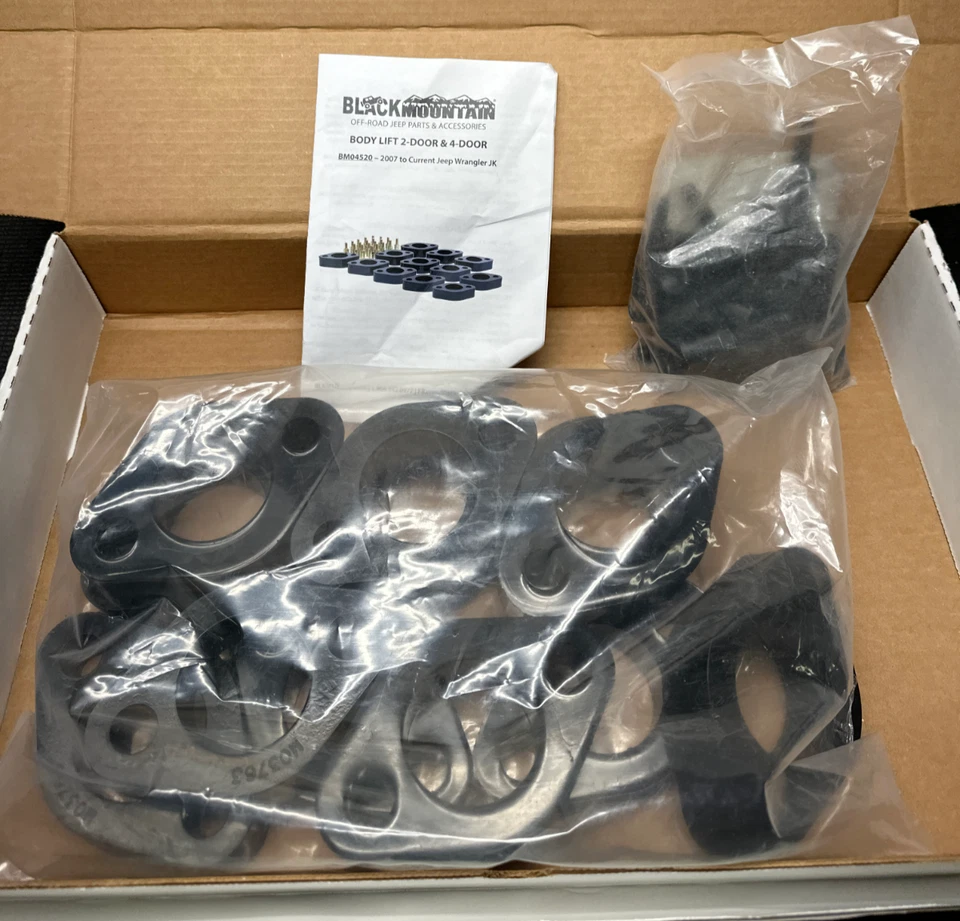 Elevador de carrocería Black Mountain 1 pulgada 07-15 Jeep JK Wrangler Foto 2 de 4
