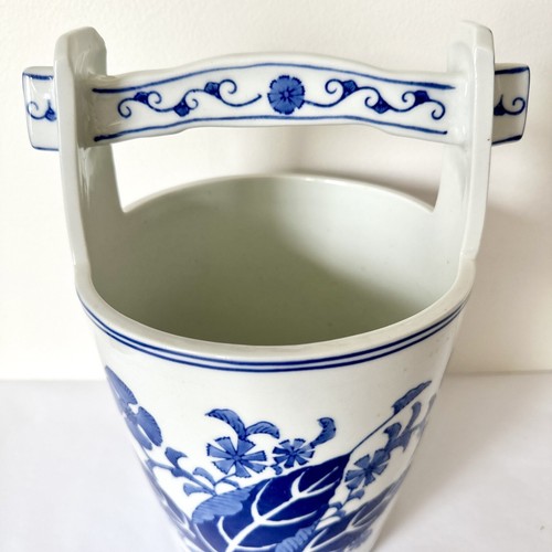 China blue fine porcelain Seymour mann wishing well bucket planter blue & white - Picture 3 of 10