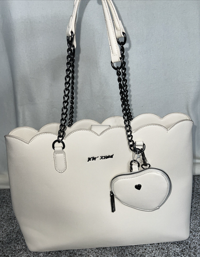 Betsey Johnson XOXOTE-C Ivory White Scalloped Tote Chain Strap Y2K Shoulder Bag - Picture 3 of 13