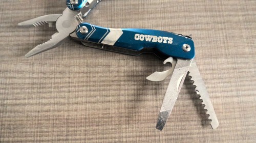 Dallas Cowboys Premium 9-Piece Utility Multi Tool Pliers, knife etc... - Picture 5 of 9