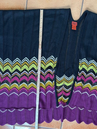 Poncho scialle zigzag Missoni aperto davanti a righe chevron Rouna viola verde cover - Foto 6 di 13