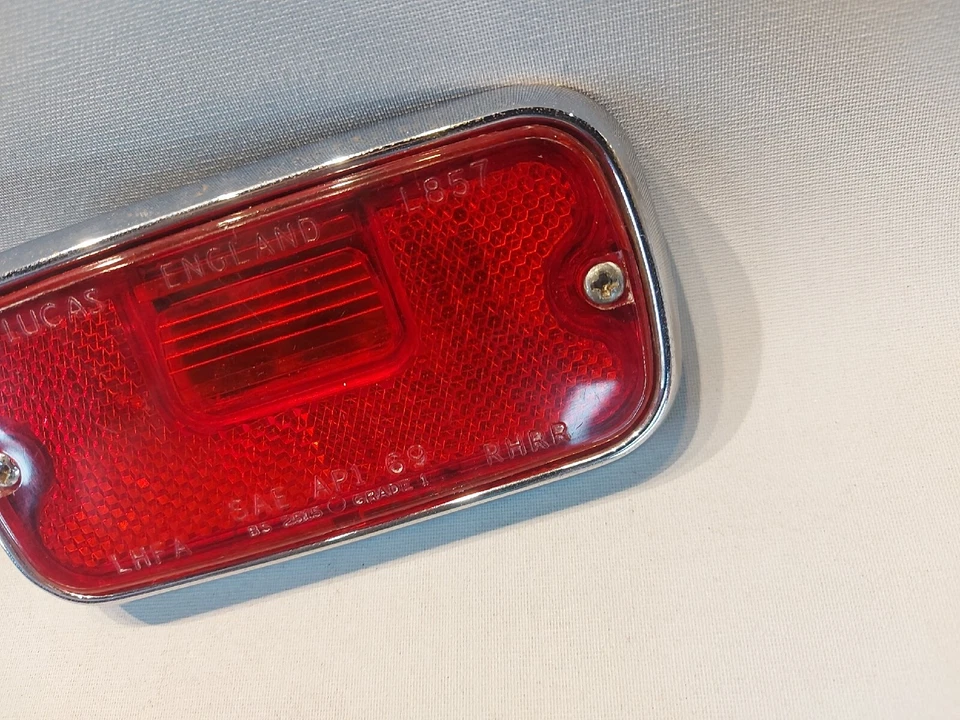 Luz trasera Rolls-Royce Silver Shadow años 70 unidad LUCAS l857 Foto 3 de 4