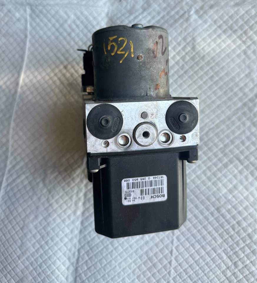 2001 - 2004 BMW 325i 2,5 ABS тормозной насос модуль 0 265 225 152 OEM (152/1) - Изображение 3 из 4