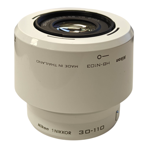 Nikon 1 NIKKOR Objektiv 30–110 mm f/3,8–5,6 VR weiß CX-Bajonett mit HB-N103 Gegenlichtblende - Bild 9 von 13