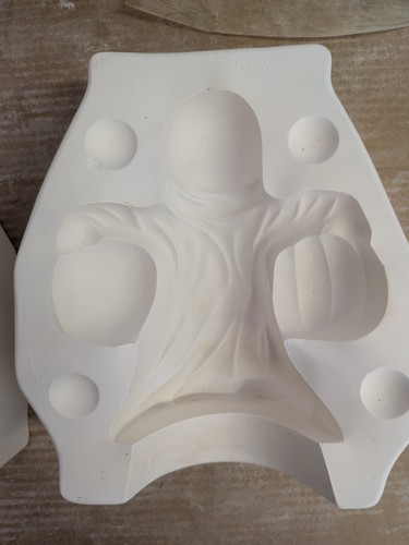 VTG Delta #384 Slip Casting Ceramic Mold Halloween Ghost Holding Pumpkins - Picture 2 of 9