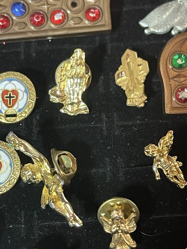 38 VNTG Lapel Pin Lot Religious Christmas Lutheran Angels Awanas + BB11 - Picture 8 of 15
