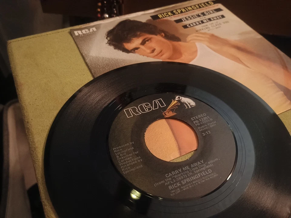 Rick Springfield - Jessie's Girl / Carry Me Away 45 EXCELLENT 1981 - Image 4 of 4