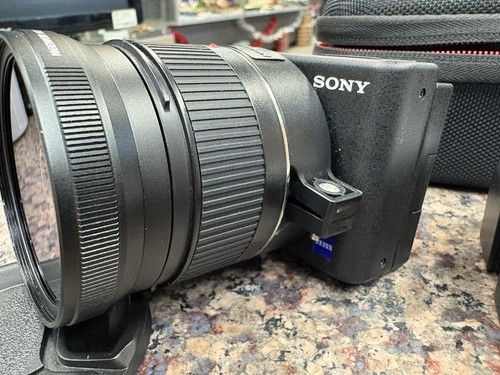 Sony ZV-1 Digital Compact Vlogging Camera W/EXTRAS- Black - Picture 3 of 14