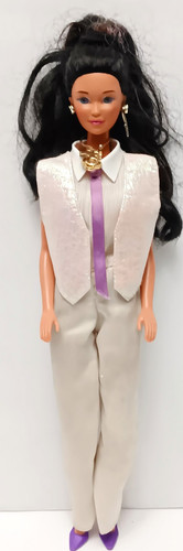 Mattel Barbie Sun Sensation Kira bambola isolana asiatica del Pacifico tuta chiusura a scatto - Foto 1 di 5
