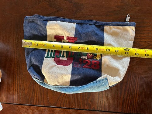 Bolsa de viaje de maquillaje con cremallera de mezclilla Mickey de colección grande Disney Store University - Imagen 5 de 6