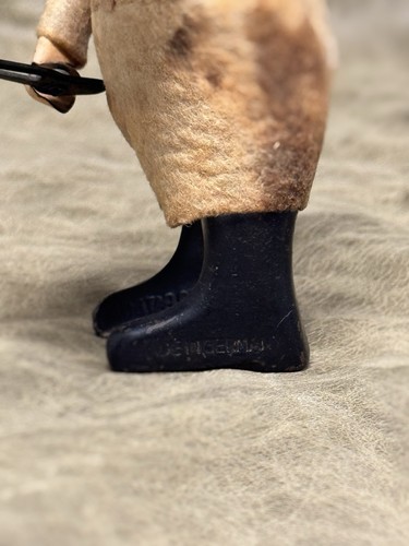 VINTAGE SCHUCO WIND UP BAVARIAN BOY VIOLINIST  - Picture 8 of 9