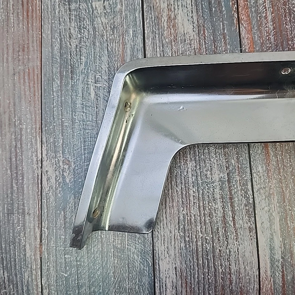 Lincoln C9LB16A192ARHP 1971 Continental Mark III RH guardabarros delantero inferior moldeado Foto 3 de 4