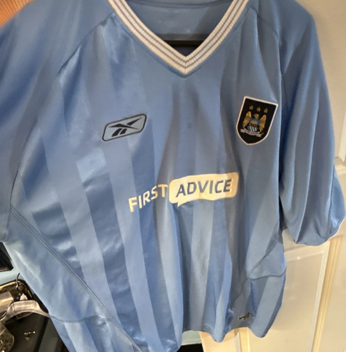 Preços baixos em Reebok Manchester City Clube Internacional de