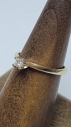 Anillo solitario de diamantes talla princesa de oro amarillo de 14k talla 5 - Imagen 3 de 11