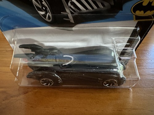 NEW 2025 Hot Wheels BATMAN BATMOBILE DC Batman Series BATMAN & ROBIN Black - Picture 4 of 4
