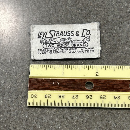 Vintage Levi’s Strauss And Company Fabric Logo Sew On Patch Unique 1 1/8 X 2 1/8 - Picture 3 of 4