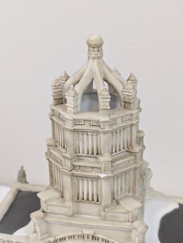 Statua mancante Dept 56 Victoria & Albert Museum serie Dickens Village 2008 LEGGI - Foto 2 di 23