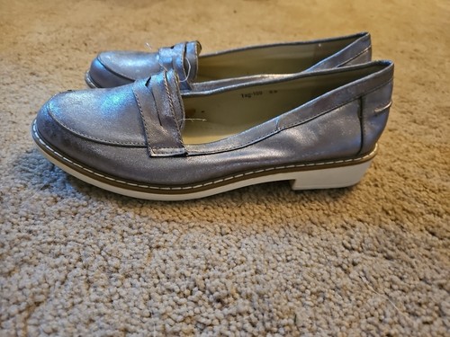 Henry Ferrera Pewter/Silver Loafer Wmns Sz 8.5 - Picture 5 of 7